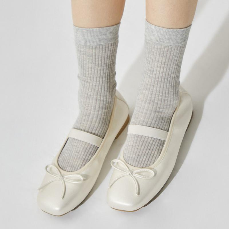 M. ラビアン リボン バレエコア フラット アイボリー 516623801ZQ