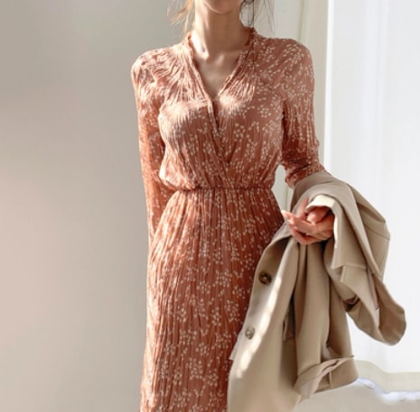 柄入りロングワンピース ワンピース ロング丈 袖あり 長袖 Vネック Iライン 爽やか 大人スタイル かわいい 大人可愛い きれいめ シンプル 大人 上品 おしゃれ かっこいい 大人可愛い 大人女子 5,442円