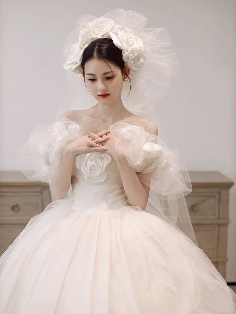 【2枚購入で 3oo円OFF！】ワンショルダーライトウェディングドレス花嫁2025のテクスチャードリームスーパードレストラベルショットメインヤーン