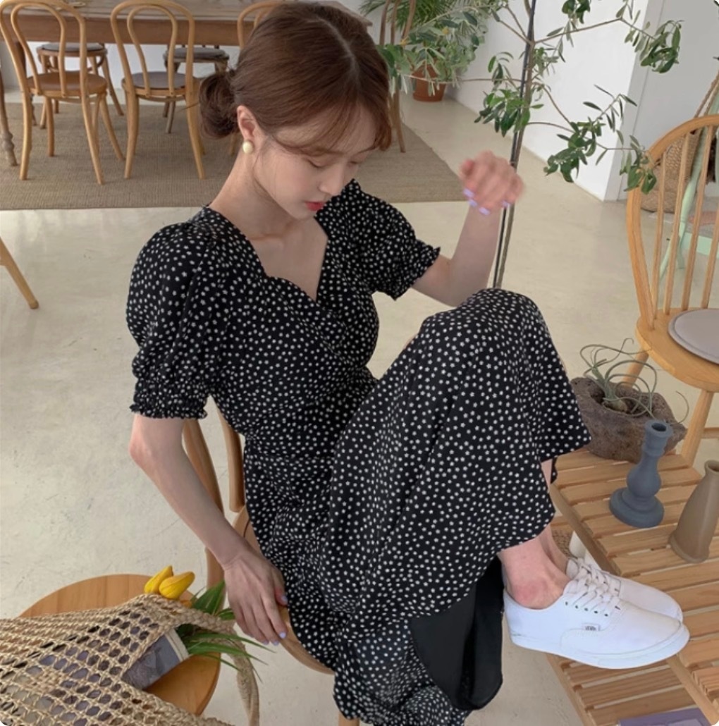 レディース ワンピース デート フレアワンピース ワンピドレス ロング ロング丈 袖あり 半袖 ボリューム袖 パフスリーブ Vネック 襟なし スリム Iライン 切り替えデザイン 伸縮性 かわいい