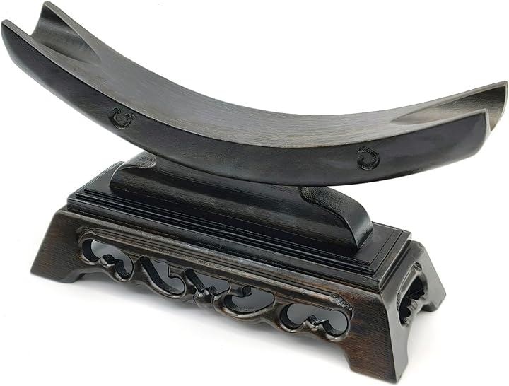 刀掛け 置き 日本刀 居合刀 真剣 タブレット 杖 太刀 置き台 天然木 透かし彫り 木製 模造刀 木刀 竹刀 短刀 和室 装飾 台座 象牙(ブラック) 5,638円