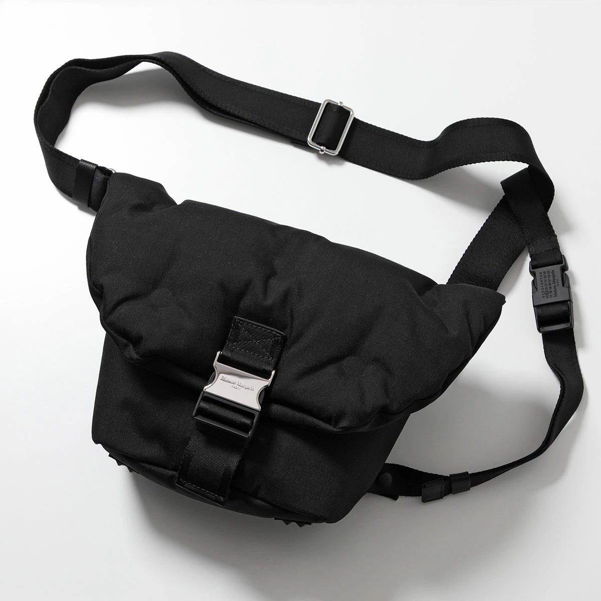 MAISON MARGIELA メゾンマルジェラ 11 ショルダーバッグ Glam Slam グラムスラム SB1WG0040 P1511 メンズ クロスボディ ナイロン 鞄 T8013