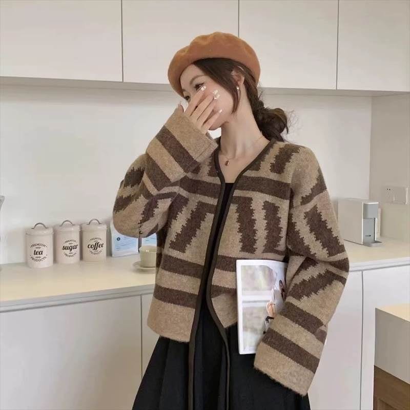 超目玉新品 ベーシック おしゃれ 上着 ボタン カーディガン ス エスニック エキゾチック 萌袖 主役級 配色 存在感 キュート かわいい 長袖 ラフ 抜け感 ニット 前開き ストレート カント ルー