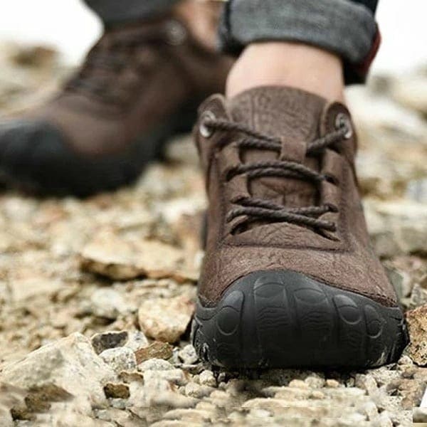 超人気トレッキングシューズ メンズ 本革 ハイキングシューズ 保温 歩きやすい 軽量 登山
