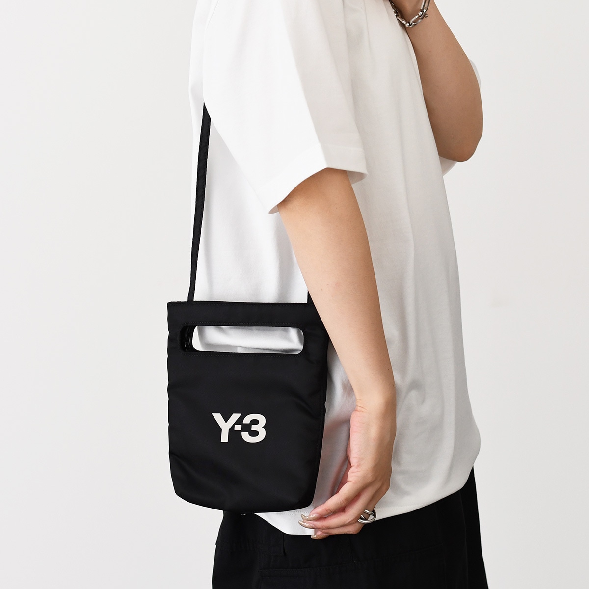 バッグ Y-3 MINI TOTE JP4746 レディース ユニセックス ブラック ナイロン ショルダーストラップ ミニトート ポシェット ロゴ