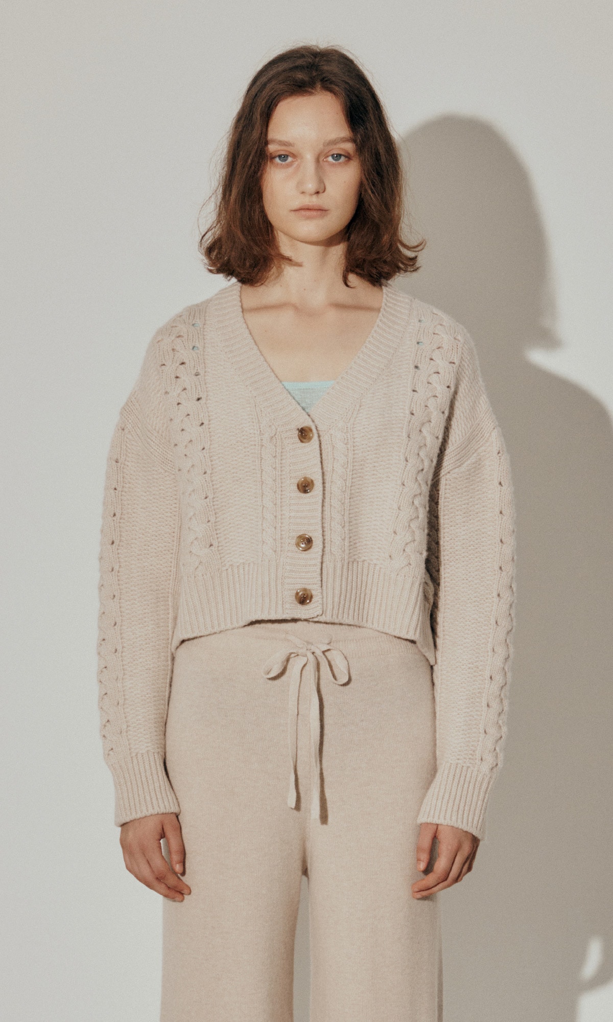 【J.CHUNG】 LEBERY CABLE CARDIGAN : OYSTER