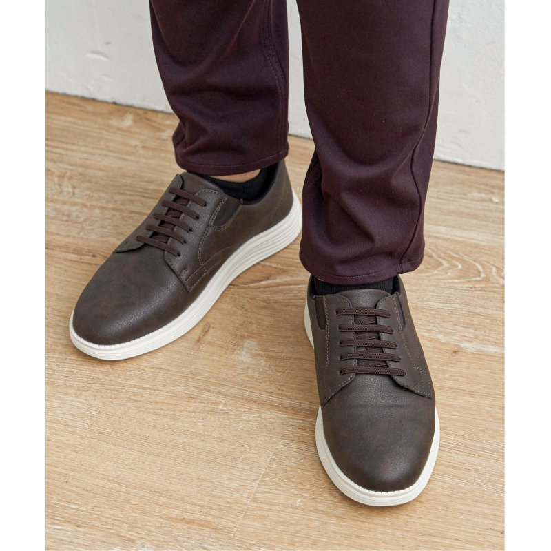 レザータッチコンフォートスニーカー