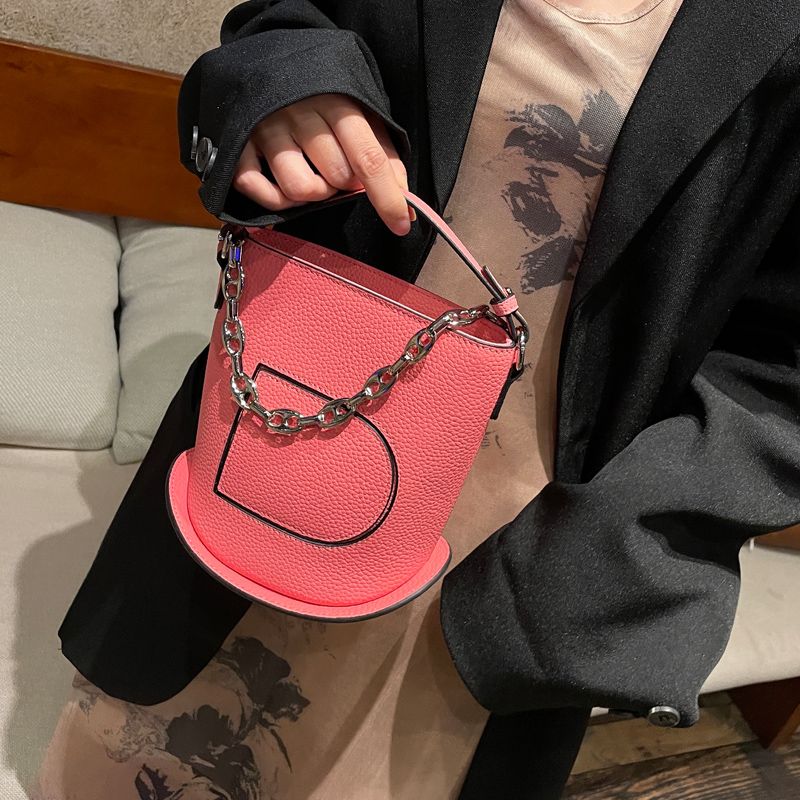 レデイースバッグショルダーバッグバケットバッグミニバッグ2025春新作斜め掛け本革レザー可愛い８カラー30%までに制限