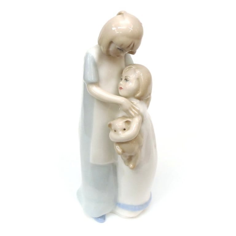 ﾛｲﾔﾙﾄﾞﾙﾄﾝ 置物 陶器人形 女の子2人 中古(51255)