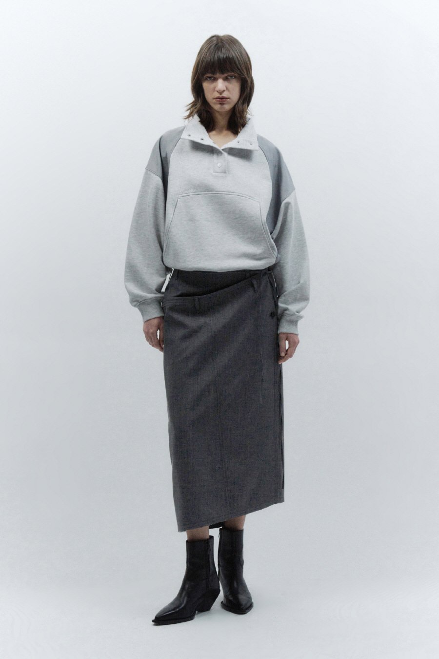 【INSILENCE】 MIXED SNAP SWEATSHIRT : MELANGE GREY