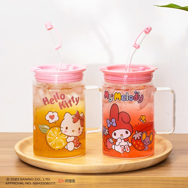 【1つ買うと10個もらえる】メガ割ハローキティのグラスに取っ手付き蓋付きアニメコップ家庭用子供用高颜値プリントコップins1230