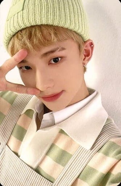StrayKids スキズ 公式グッズ 2023 SEASON’S GREETINGS SKZ’s ...のサムネイル