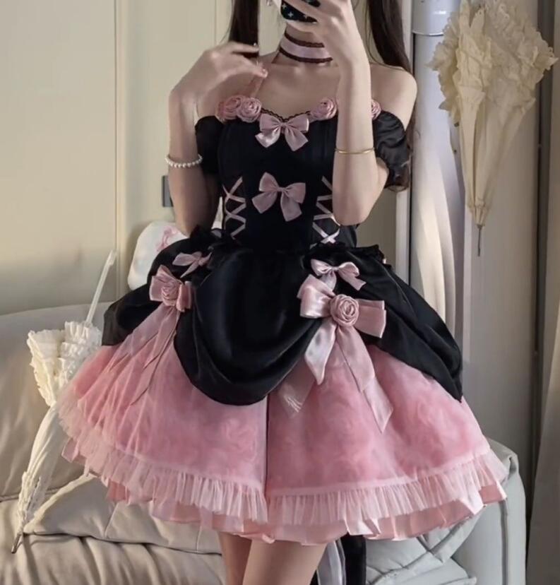 85【新作登場 最安値】 ロリータ 桃色薔薇ワンピース　 ゴスロリ コスプレ メイド服 コスチューム 文化祭 学園祭 衣装 仮装 ハロウィン おすすめ 可愛い 日常　写真　舞台　花嫁　洋服