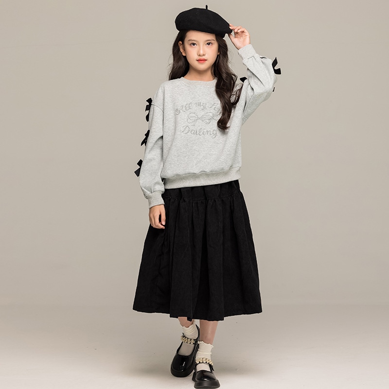 ガールカジュアルスウェットシャツセット2024春と秋の女の子ボウトップスカート2ピースの大きな子供用服