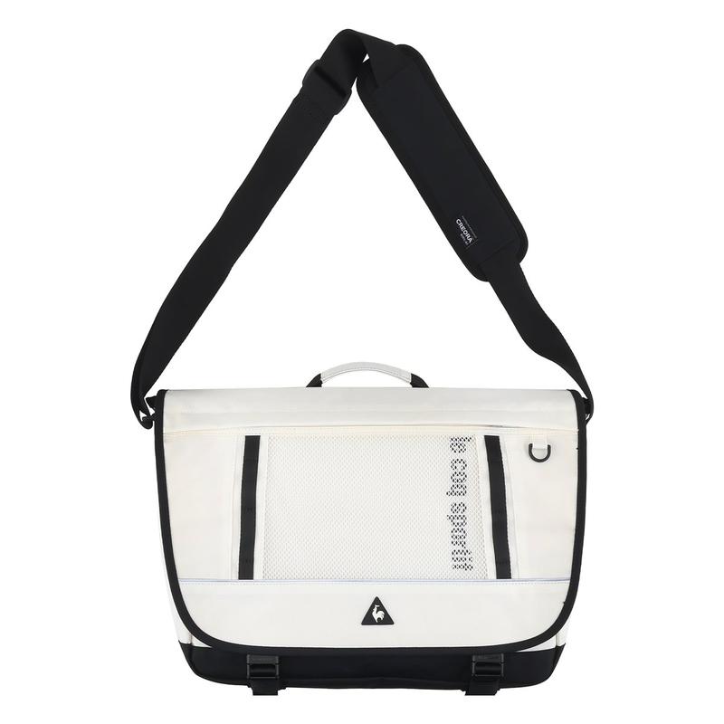 エアーフロートメッセンジャーバッグ QR123ABG11CRM