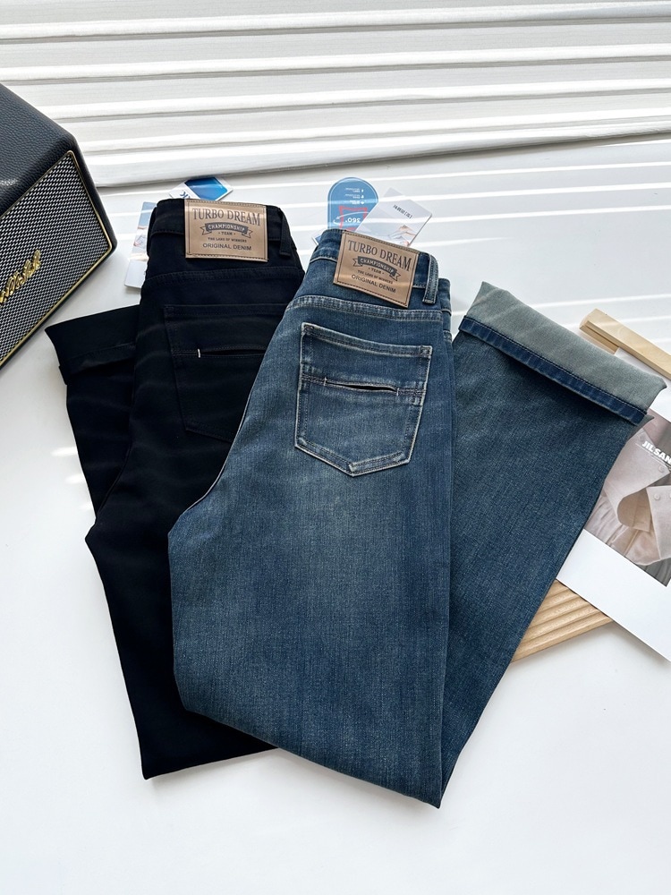 ワイドジーンズの四方ゴム細身バージョン