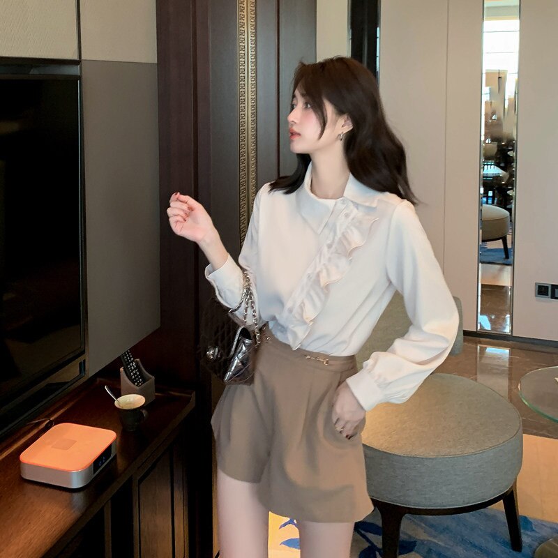 ブラウス　トップス シャツ　襟付き　スタンドカラー　白シャツ　甘め　春　秋 フレア　ワイド　オーバーサイズ　フリル　シースルー　シフォン　ふわふわ　キレイ目　おしゃれ　大人可愛い　エレガント　清楚感 5,003円