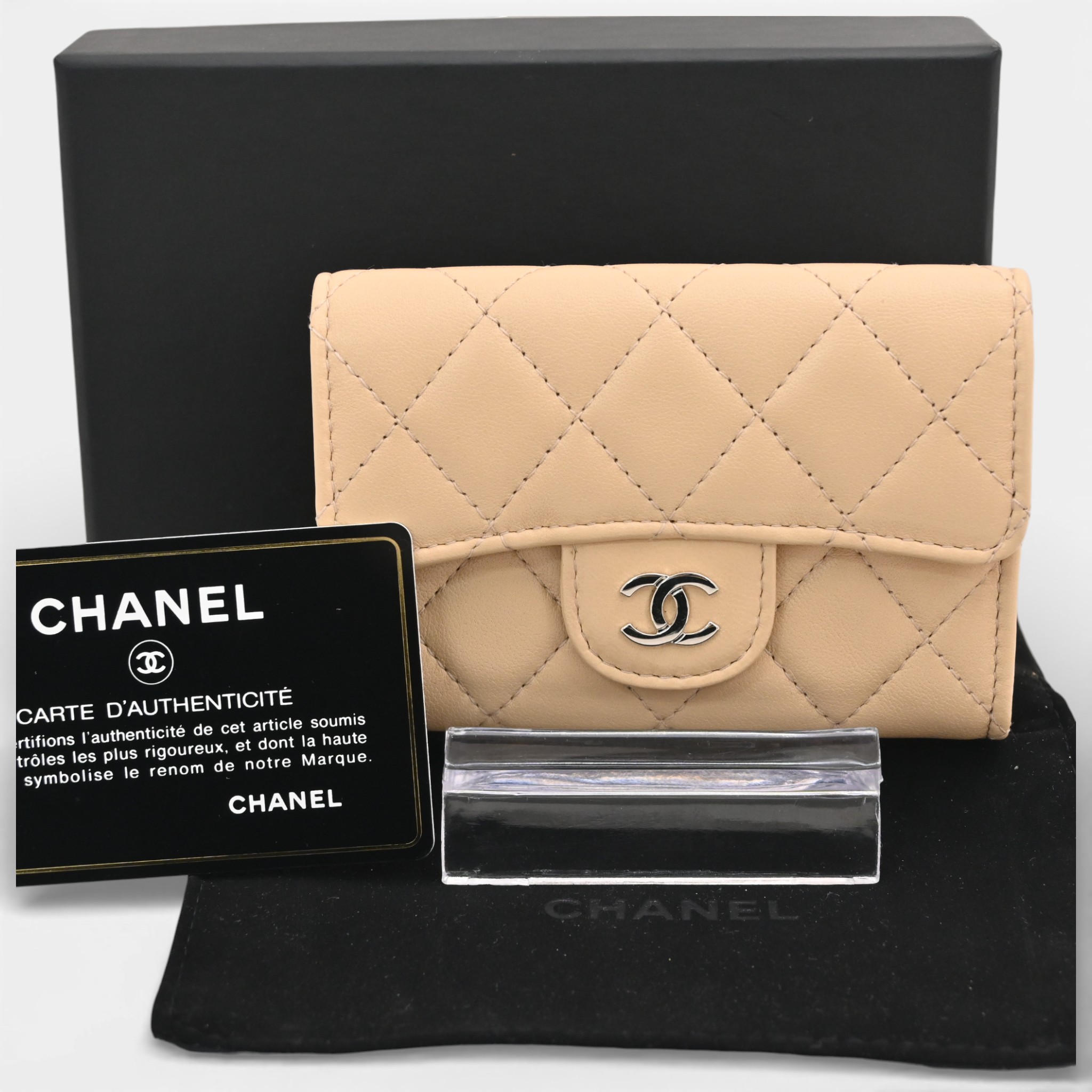 シャネル ココマーク マトラッセ クラシック フラップ カードケース ベージュ Aランク ch5661ce