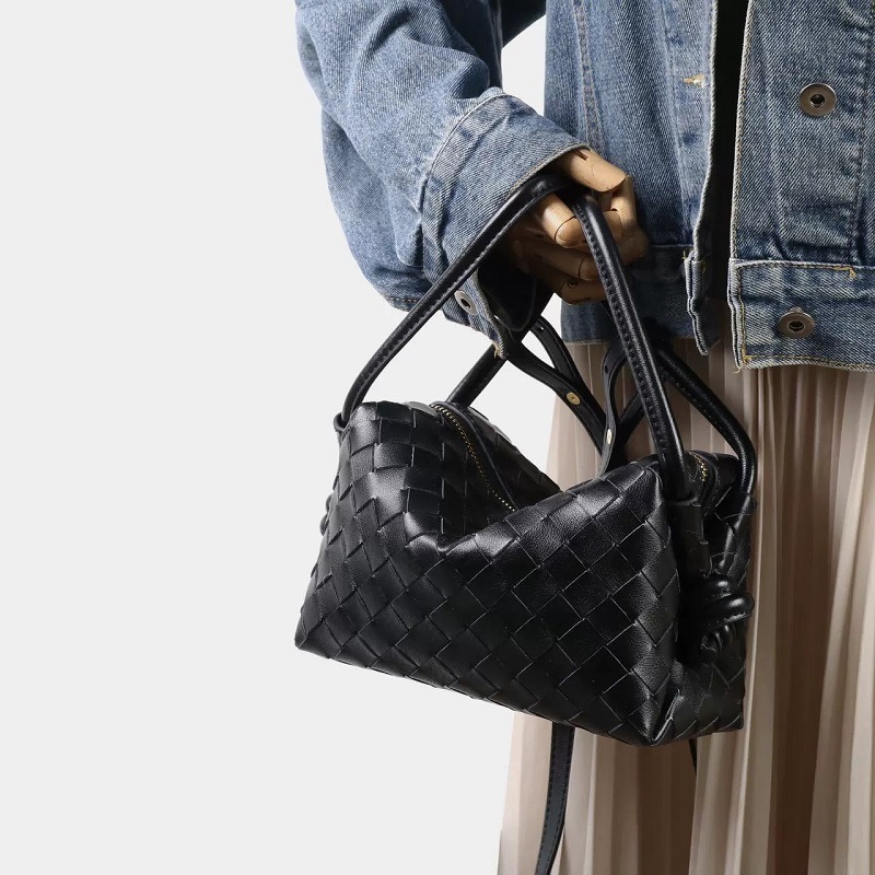 バッグショルダーバッグレデイースバッグハンドバッグショルダーバッグ2024冬新品本革レザー軽量柔らかい斜め掛け5colour