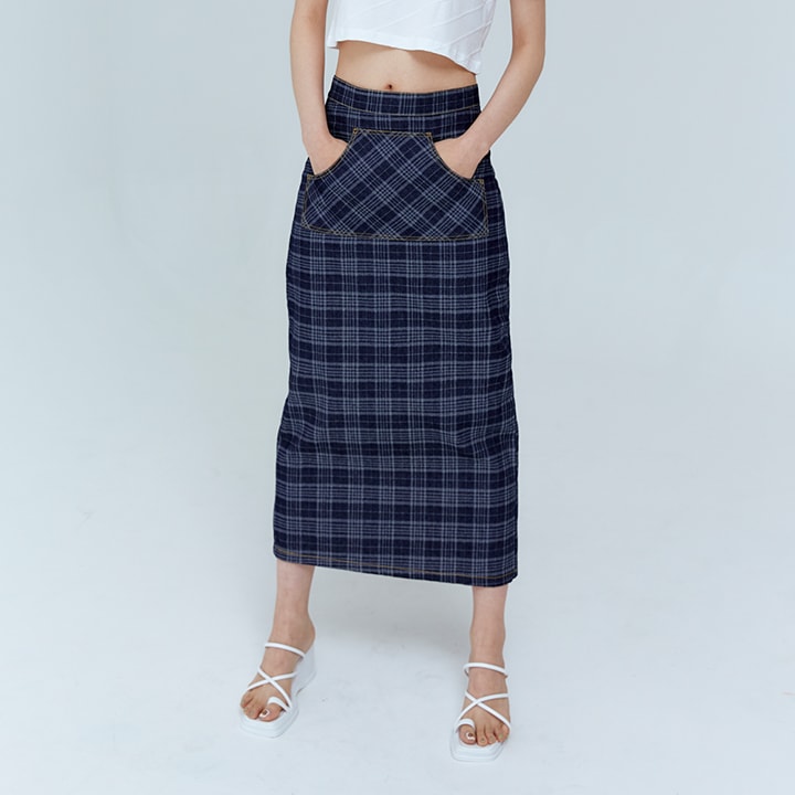 kangaroo pocket check denim long skirt