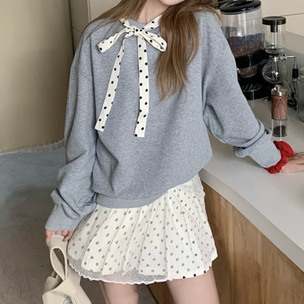 秋冬トップス 長袖 ラウンドネック スカート ミニ丈 ドット柄 ゆったり 秋 白 黒 おしゃれ かわいい ガーリー キュート 甘め 韓国ファッション レディース お出かけ