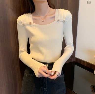 個性的 デート モテコーデ トップス ニットソー 袖あり 長袖 スクエアネック タイト ボタン かわいい 可愛い きれいめ シンプル カジュアル おしゃれ お洒落 かっこいい レトロ