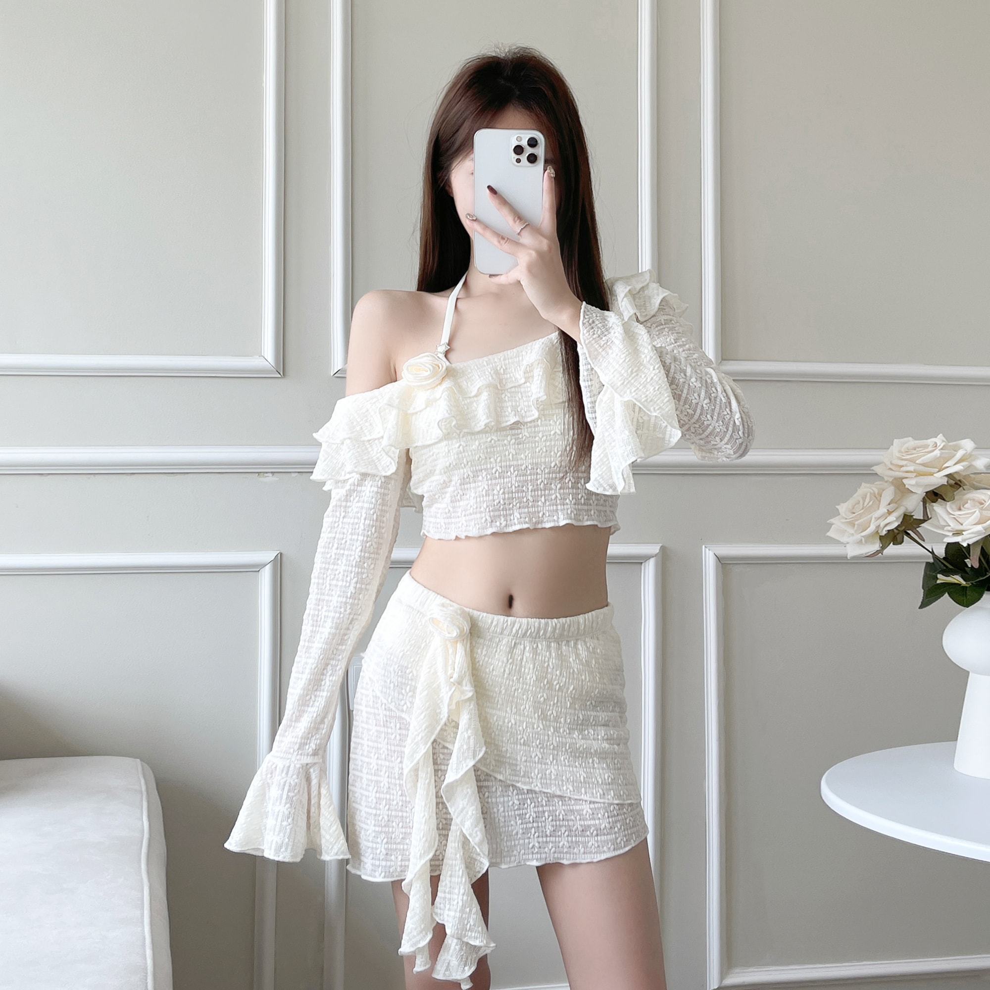 女性用水着2024新しいホットスタイル夏の海辺の休暇ハイエンドスプリットセクシーな肉をカバーするコンサバティブビキニ