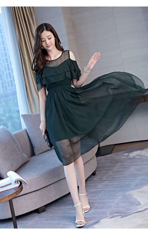 A1083.肩見せシースルーフレアワンピース（グリーン）2019 春夏 sale 春夏 sale ドレス フリル エレガント お呼ばれ 結婚式 披露宴 パーティー 女子会 レストラン デート