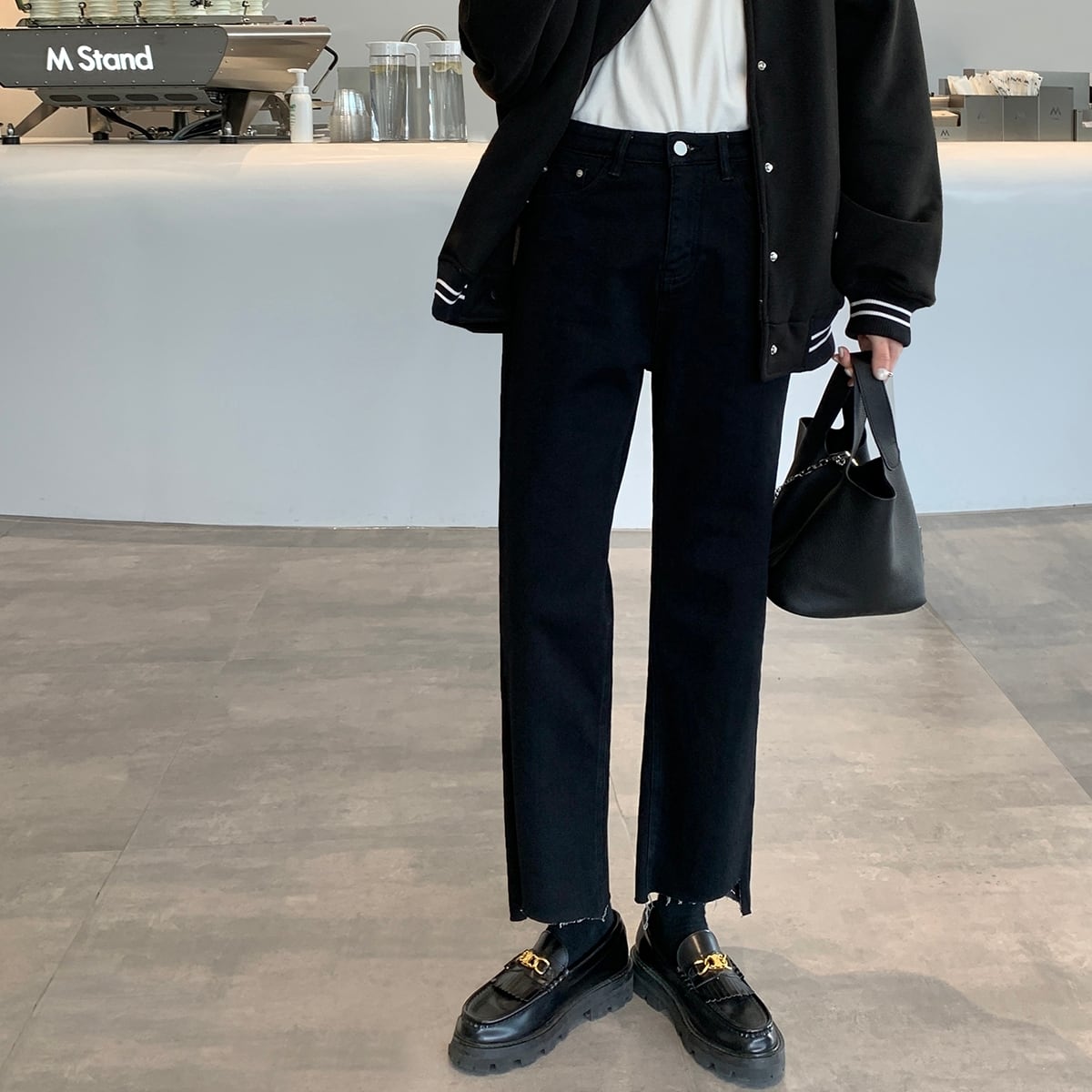 レディース ブラックデニム 裾カット デニムパンツ ストレート ハイウエスト ダメージ加工