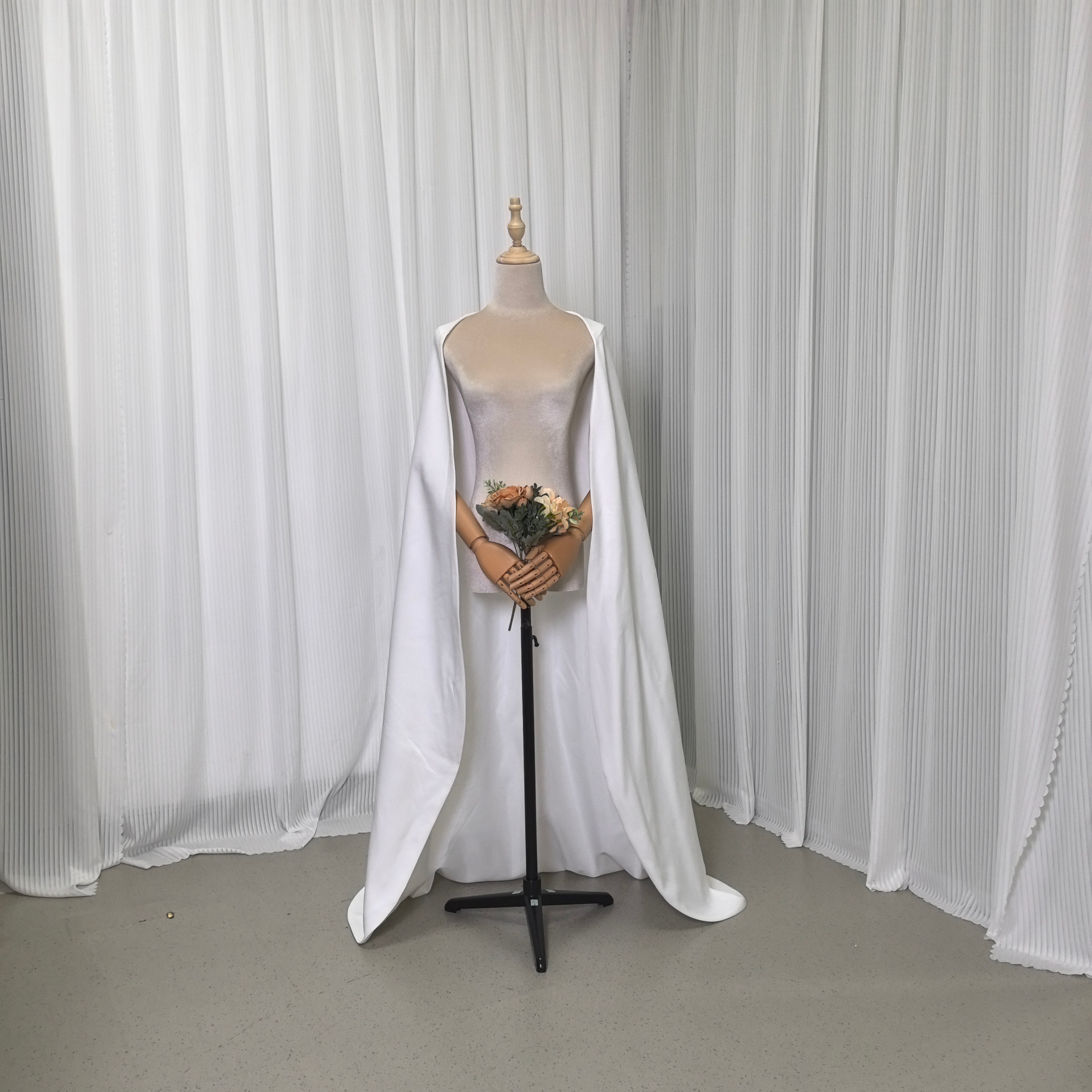 エレガント ウェディングドレス ケープ風ドレス スレンダーライン 二次会