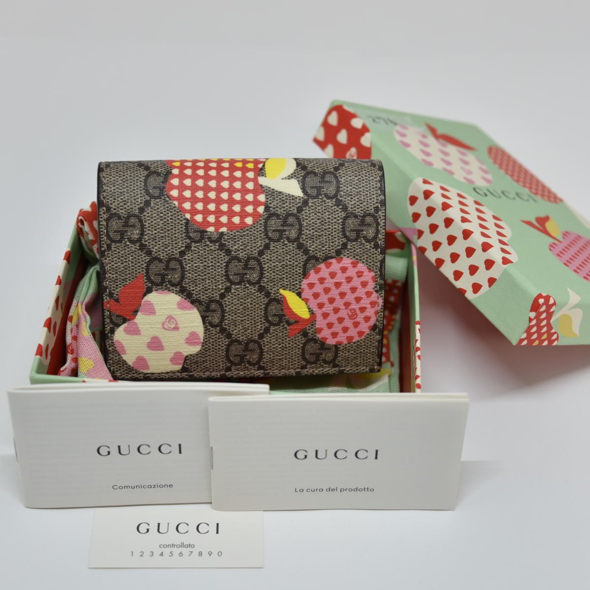 未使用新品 GGスプリーム レ ポム 二つ折り財布 663922 小銭入れあり PVC ベージュ アップル