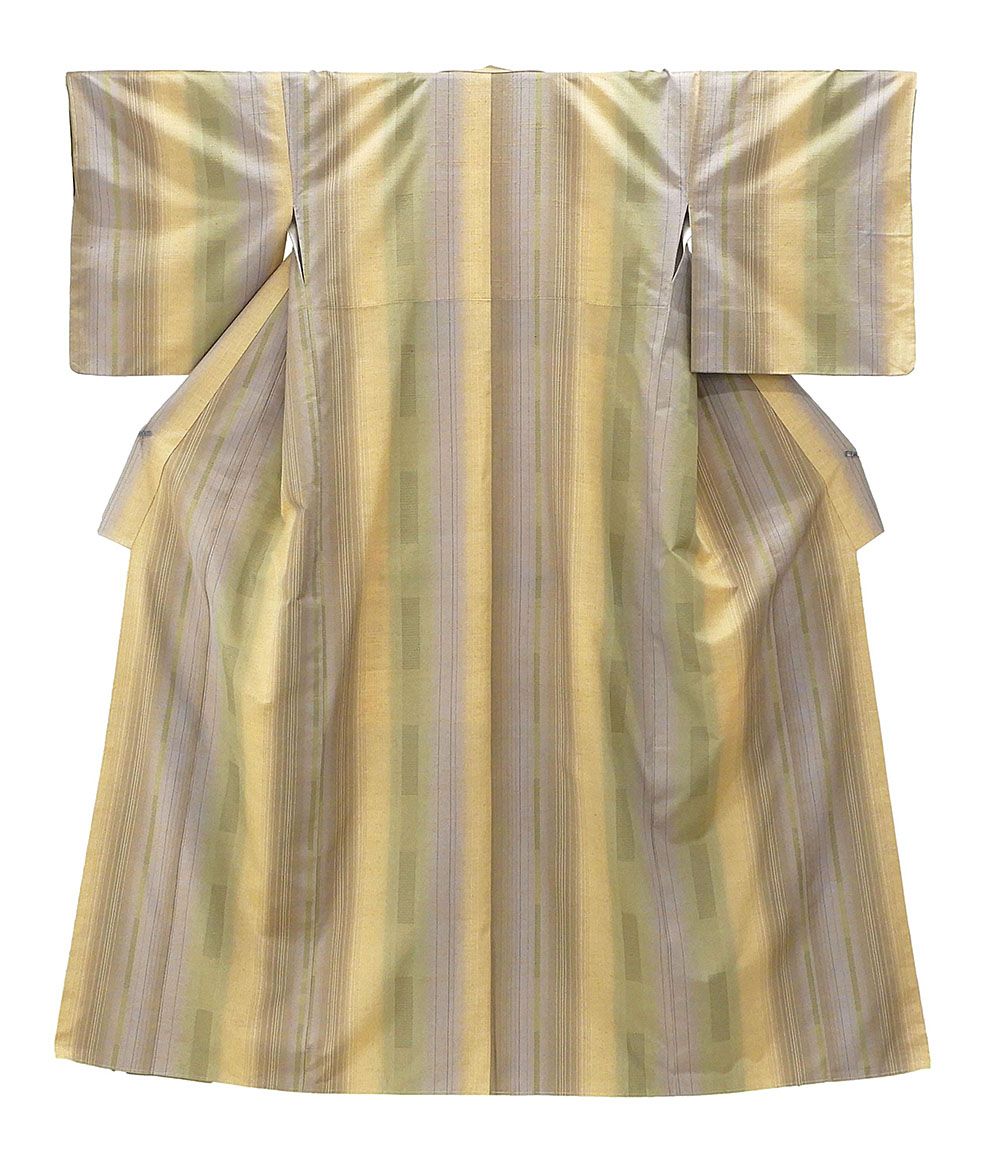 紬 未着用超美品 正絹 亀甲縦縞模様 身丈162cm 裄丈65cm 紬 未使用 新古品 着物 カジュアル d0564