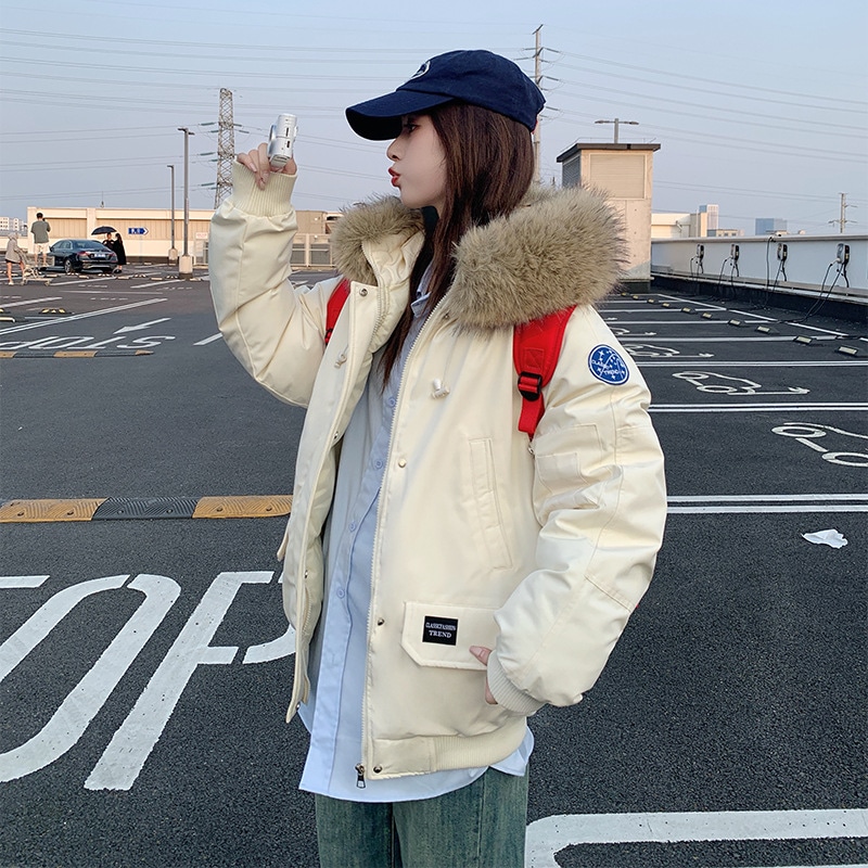 アメリカンアパレル大毛襟派綿入れを克服した女子学生の韓国版冬の新型厚手保温ミディアムタイプのアウター