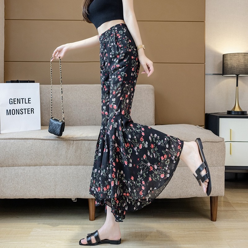 花柄フレアパンツ ボトムス パンツ ロング ロング丈 襟付き フレア ハイウエスト 綿 かわいい 大人可愛い きれいめ シンプル カジュアル 大人 上品 おしゃれ お洒落 大人可愛い 大人女子