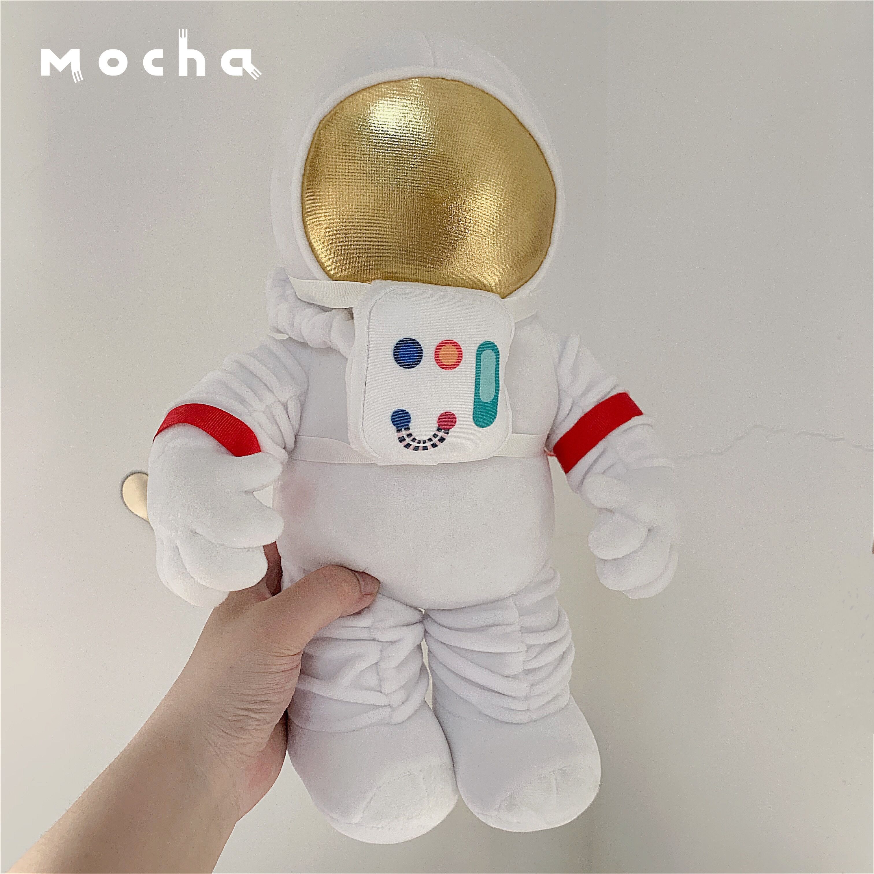 最大79％オフ 予約販売 ネットの赤い宇宙服の宇宙飛行士のぬいぐるみのロケット船の人形の子供の日の贈り物の男性