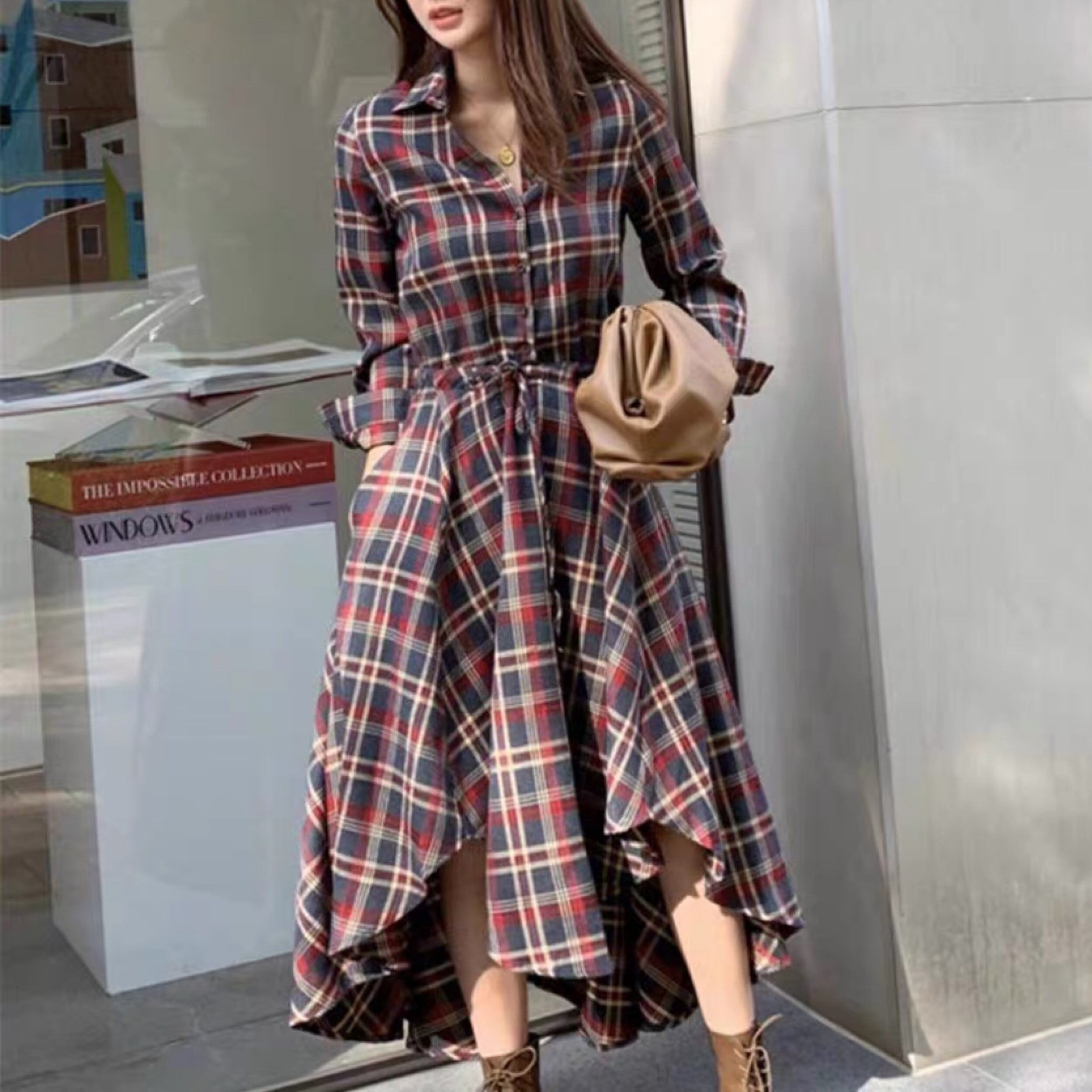 2色 ワンピース 長袖 春 秋 カジュアル シャツワンピース Aライン フレア ミモレ ミモレ丈 不規則丈 襟付き 角襟 フレア 裾ワイド ハイウエスト 前開き 赤 レッド ネイビー S M L XL