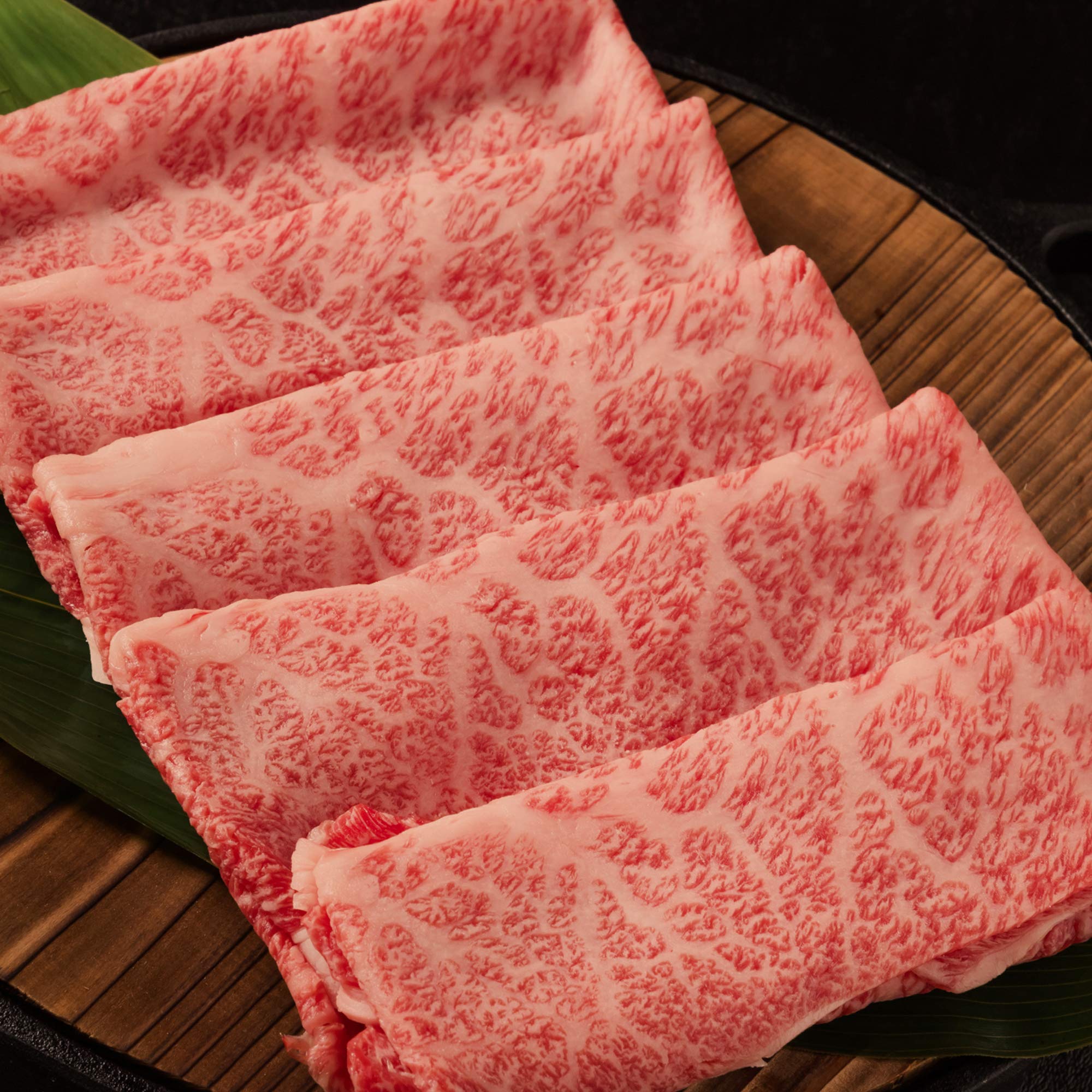 御中元 松阪牛 すき焼き 肉 800g (4~5人前) 黒毛和牛 松坂牛 しゃぶしゃぶ すきやき 牛肉 肉 ギフト