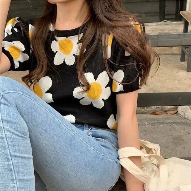 【送料無料】レディース ニット トップス 半袖 パフスリーブ フラワー 花柄 ブラック