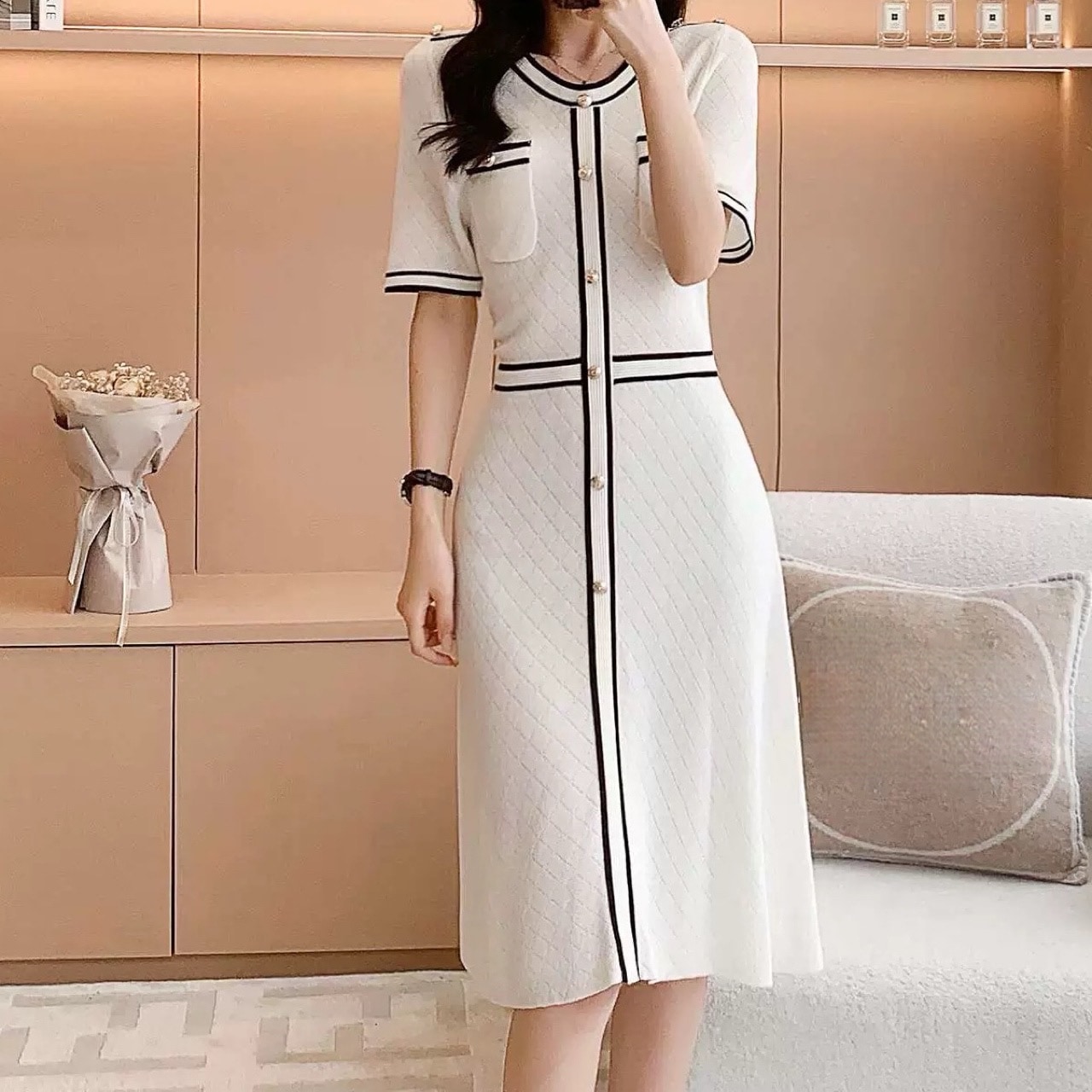 レディース ワンピース ニット サマーニット ニットワンピ 膝丈 ミドル丈 半袖 ラウンドネック Aライン フェミニン ハイウエスト ボタン バイカラー 配色 大人可愛い きれいめ シンプル 上品