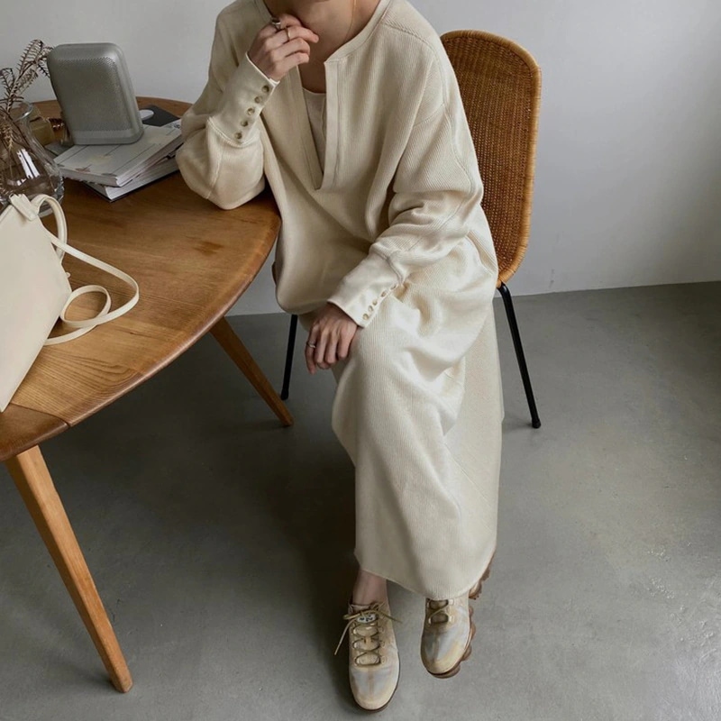 【深Vネックワンピース】デザインワンピース　おしゃれワンピース　レディース