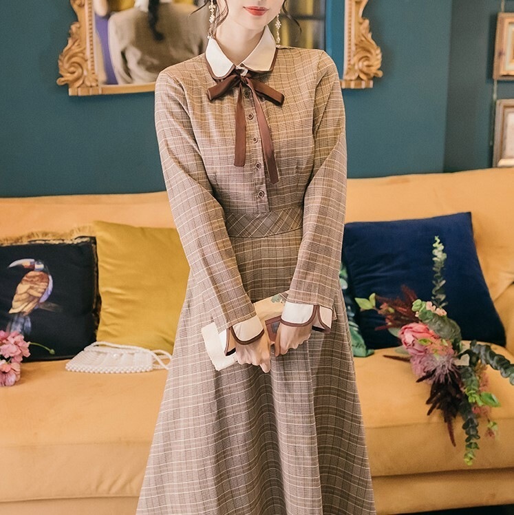 ワンピース シャツワンピース ブラウス ひざ丈 フレア 長袖 胸元リボン 飾りボタン リボン 美ライン ニュアンス ウエストマーク 清楚 かわいい 大人可愛い きれいめ シンプル カジュアル 上品