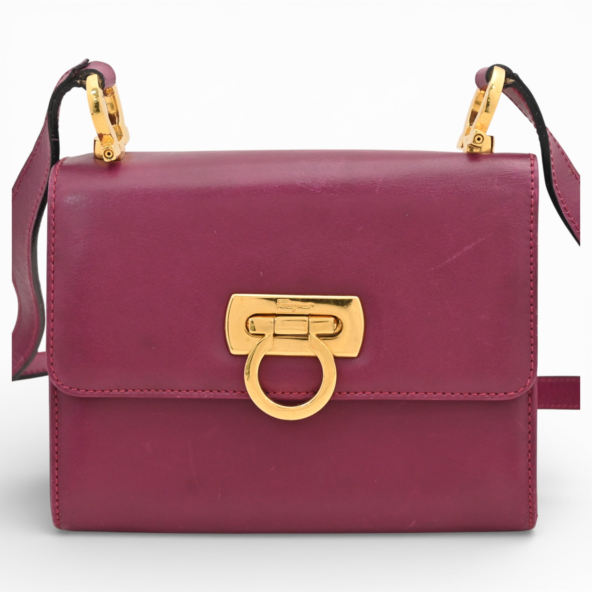 フェラガモ ガンチーニプレート ショルダーバッグ パープル Bランク sf9919bf
