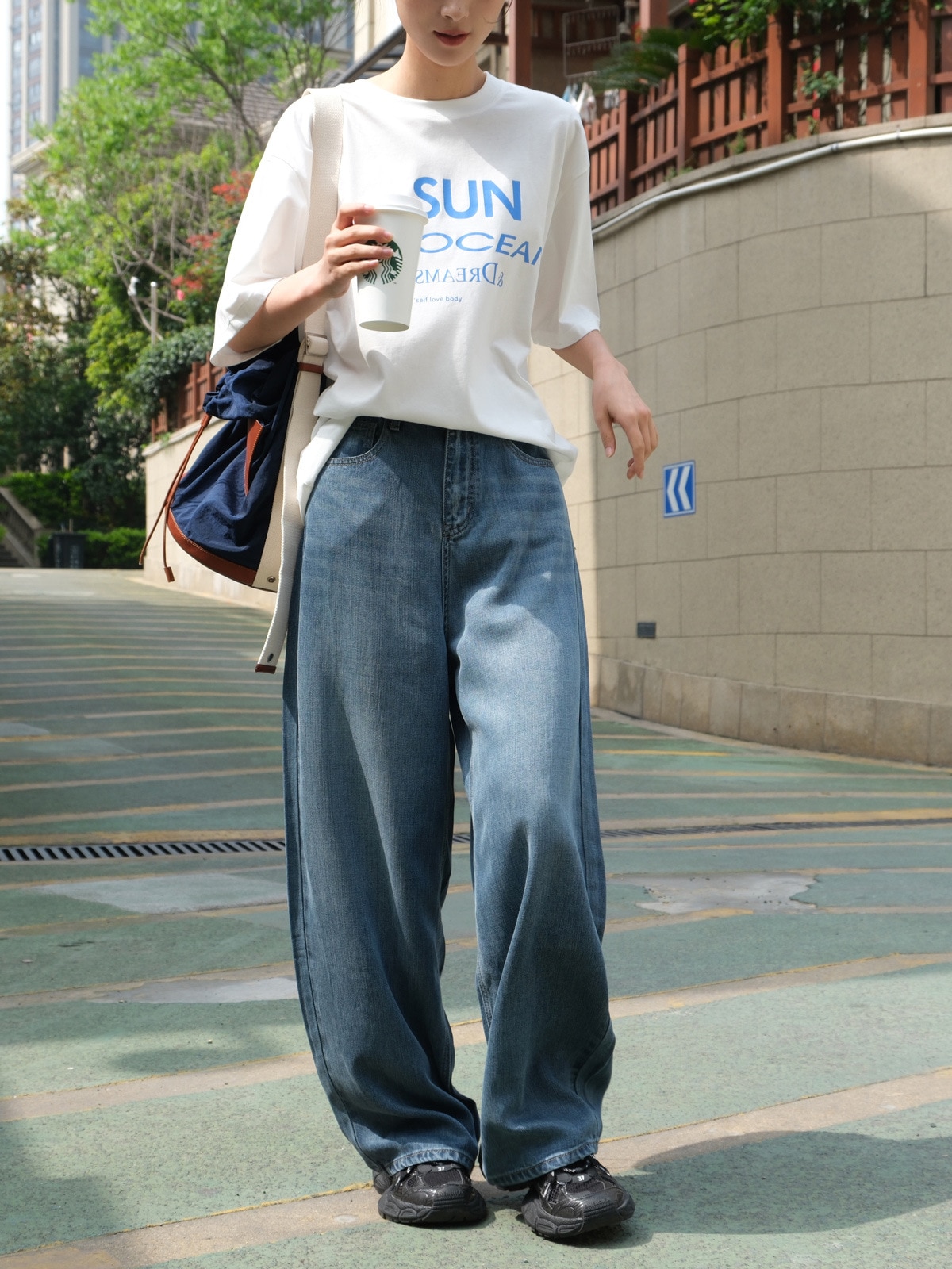 ファッショナブルなテンセルアークワイドレッグジーンズの夏の新しい韓国バージョンは涼しい肌に優しい快適な通気性のズボンの女性