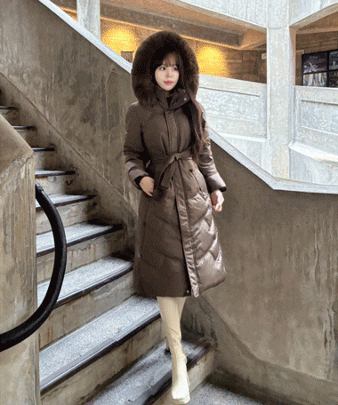 ベルトファーロングダウンジャケット