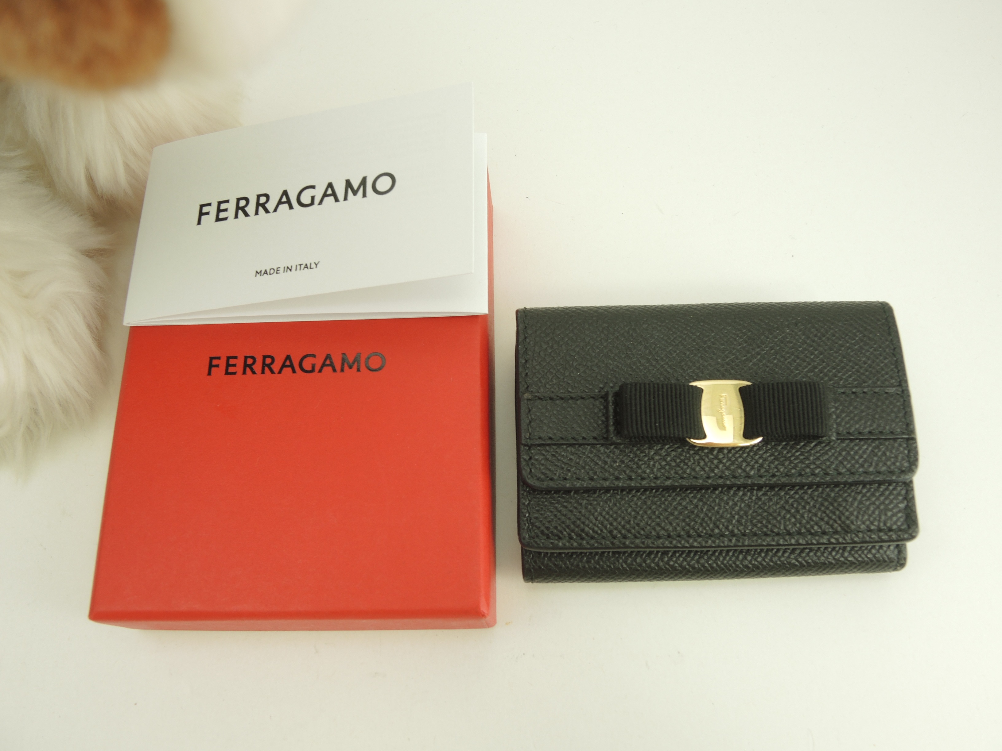 日本限定ミニウォレット ヴァラリボン レザー黒 3折財布 未使用@JL-22D951