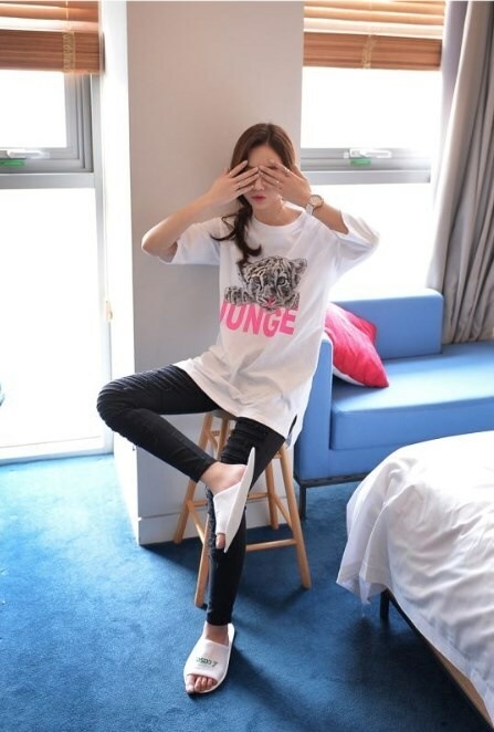 【クーポン対象外】 ヒョウ柄 Tシャツ 緩い 半袖 コットン 白 黒 ラウンドネック 着こなし感 若者 レディース Tシャツ・カットソー 【クーポン対象外】 ヒョウ柄 Tシャツ 緩い 半袖 コットン 白 黒 ラウンドネック 着こなし感 若者 レディース Tシャツ・カットソー