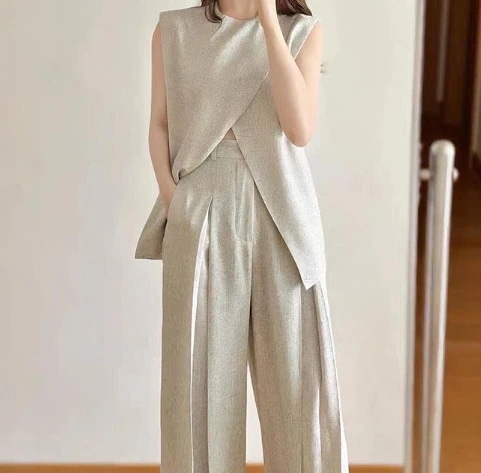 レディース トップス パンツ セットアップ ワイドパンツ ロング ノースリーブ クルーネック オーバーサイズ 裾ワイド ポケット きれいめ シンプル おしゃれ 主役級 存在感 無地 春 夏 10代