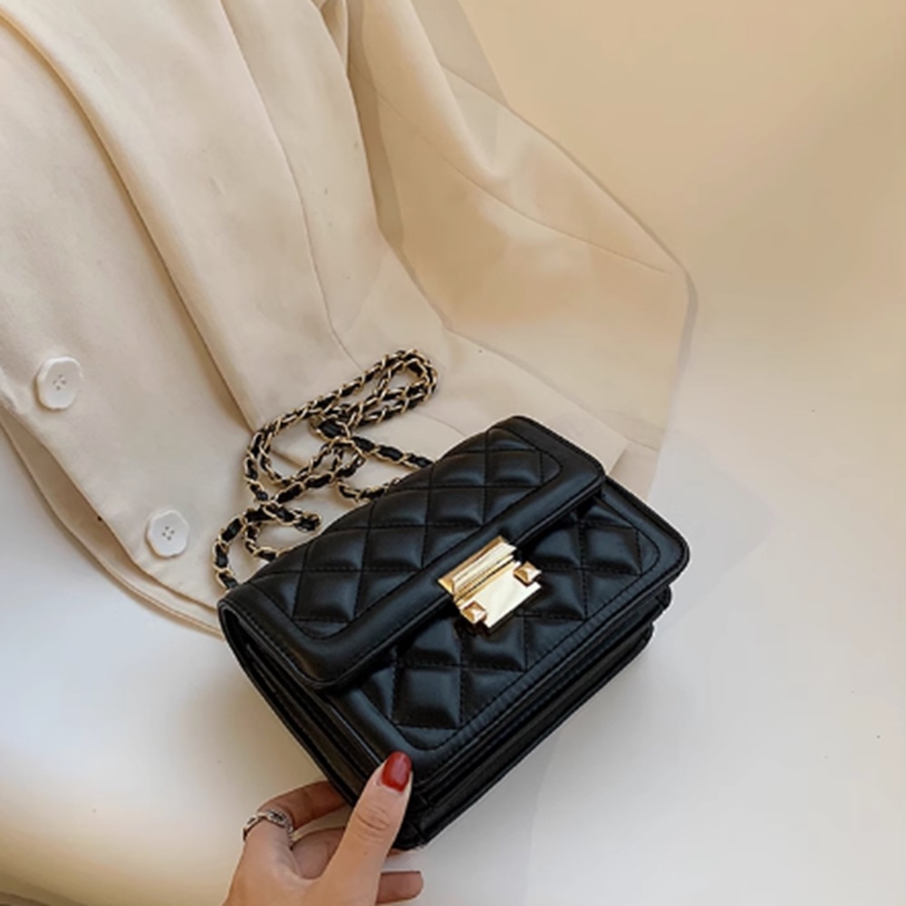 バッグ レディース ショルダー ハンドバッグ 肩がけ ミニバッグ コンパクト チェーン 大人可愛い きれいめ シンプル カジュアル 上品 お洒落 こなれ感 ラフ クール モード エレガント モダン