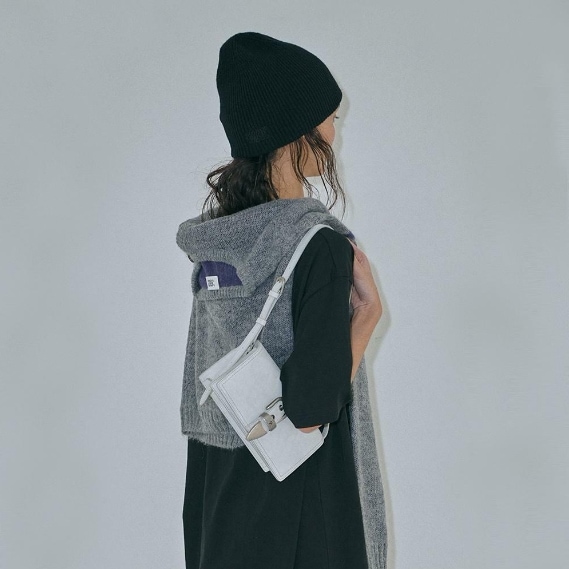 【MARGESHERWOOD】 BELTED FLAP : CLOUD TWO-TONE BRUSHED 27,181円