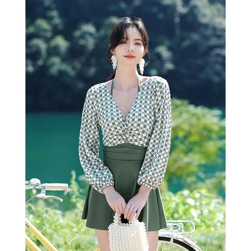 水着セット 体型カバー 修学旅行/温泉 大きいサ 長袖 可愛い ツーピースです ビキニ ラッシュガード 高校生 スポーツ レディース セパレートは痩せ見えを控えめにする腹隠しスカート 【本日限定】水着